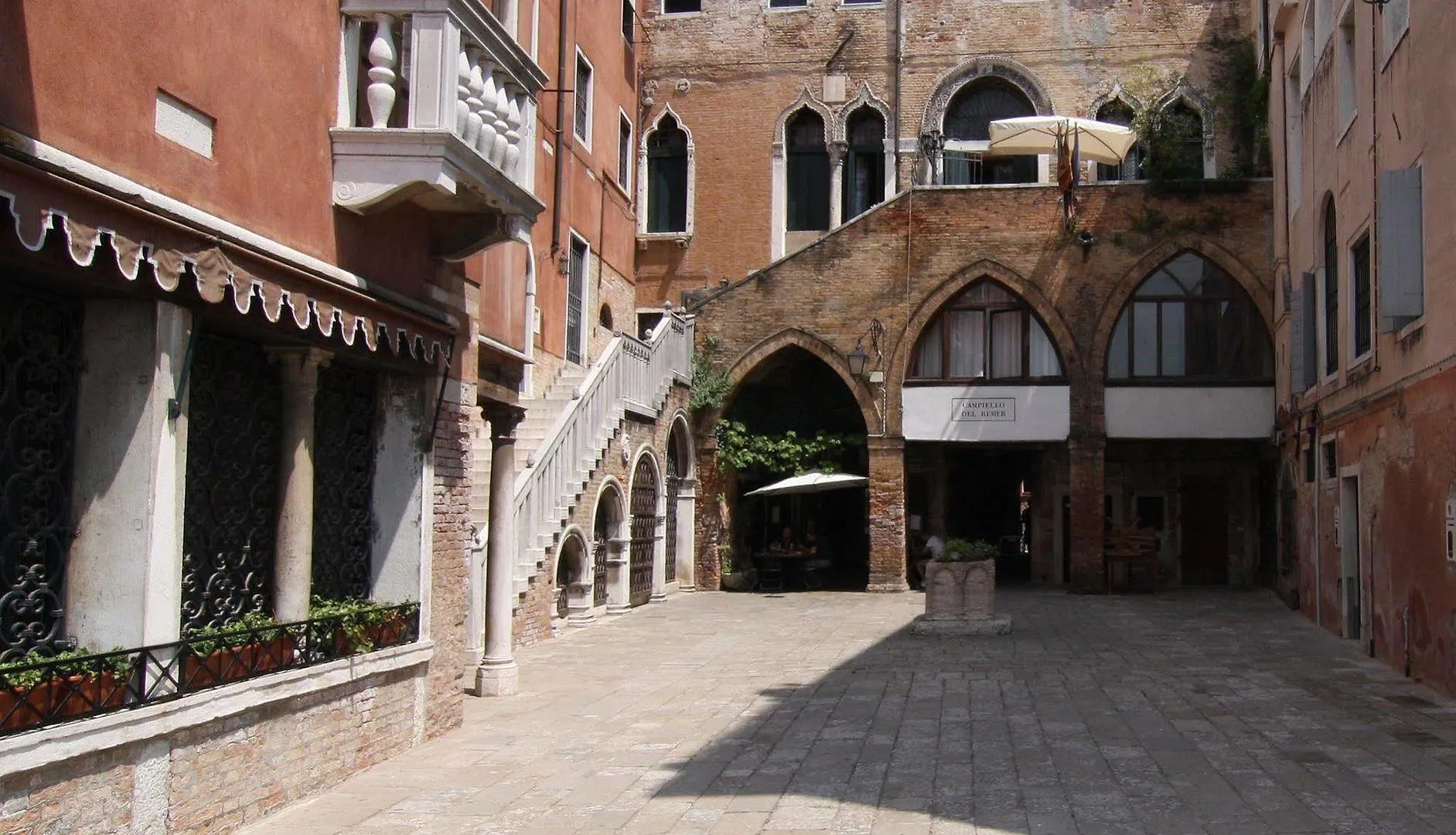 Lion Morosini Palace Venezia